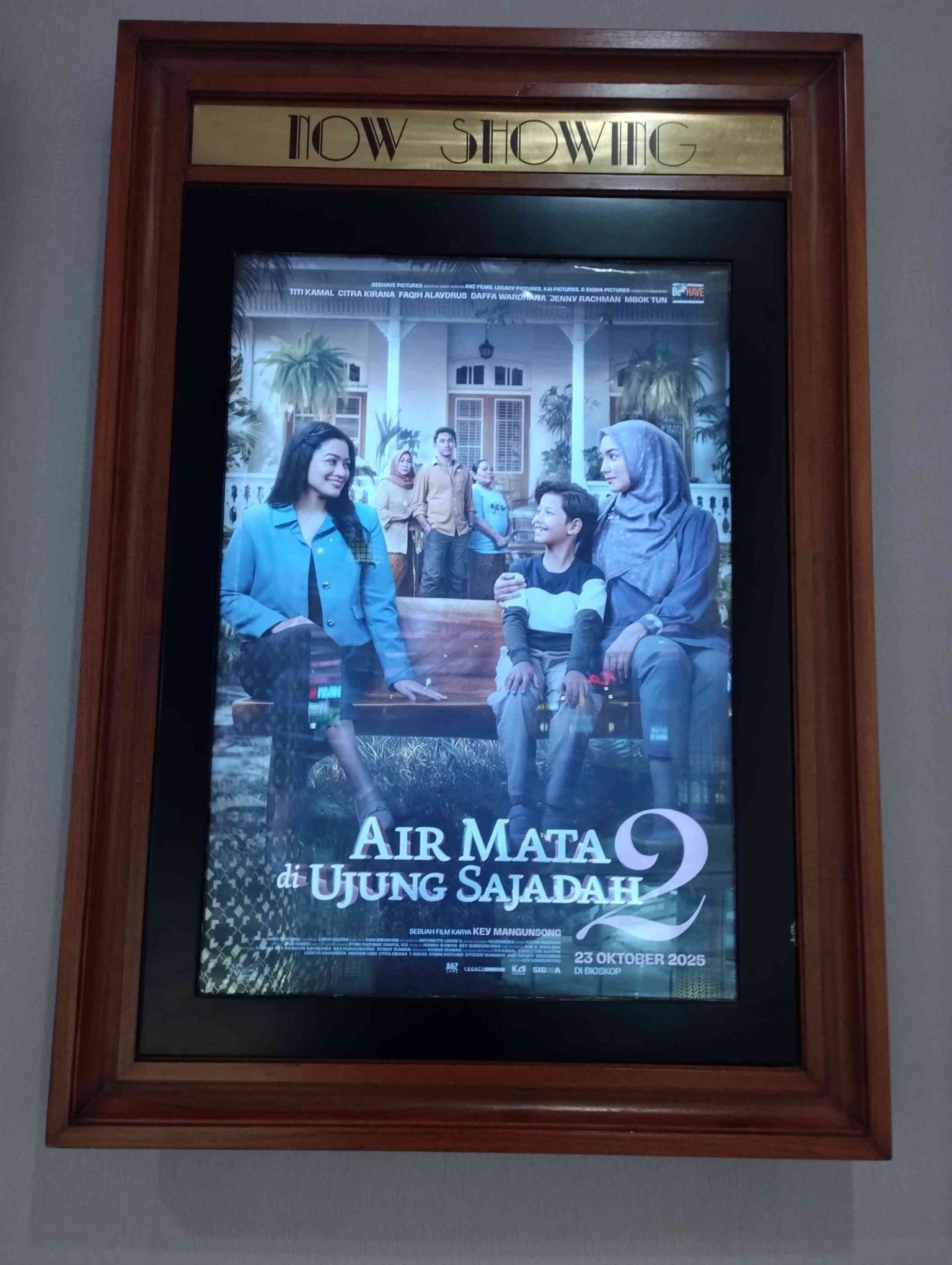 Attachment for Film Air Mata di Ujung Sajadah 2: Saat Cahaya Harusnya Bawa Kebahagiaan