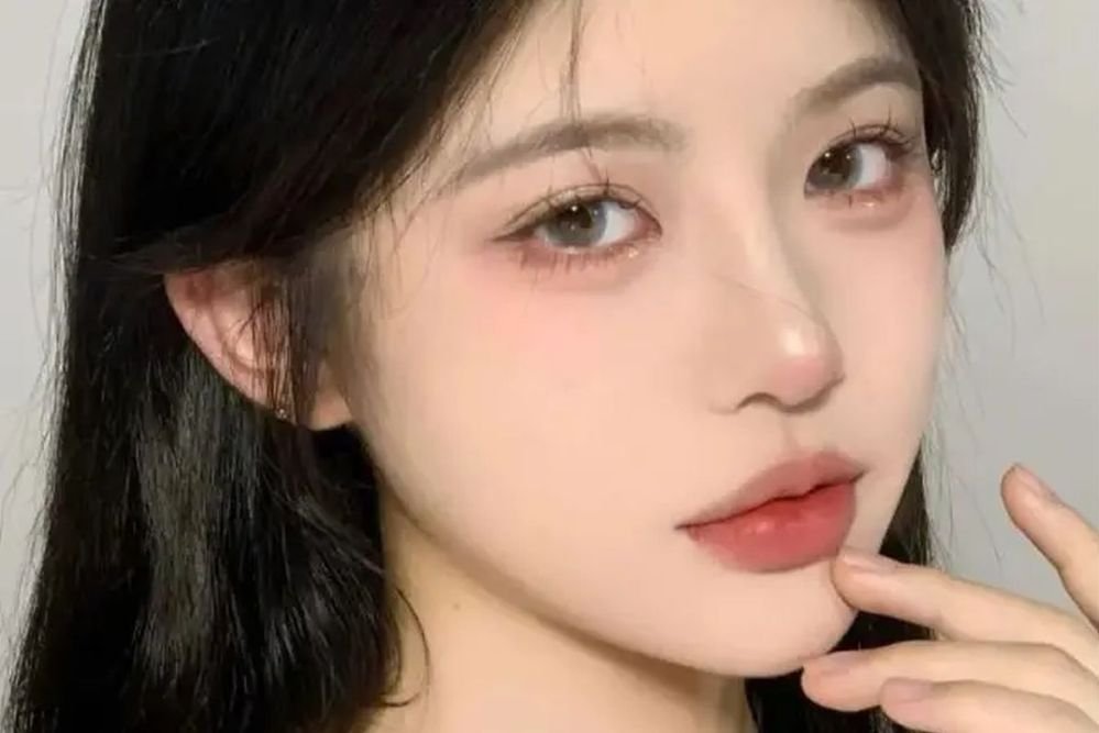 Attachment for 9 Tips Makeup Alami yang Sederhana dan Menarik