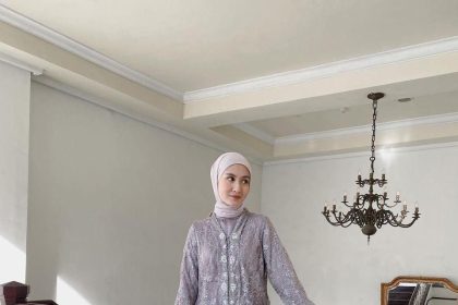 Model Atasan Brokat yang Simple dan Elegan