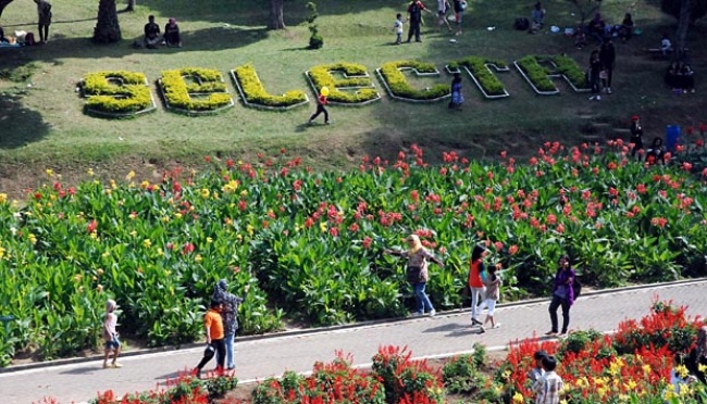 taman bunga selecta di malang