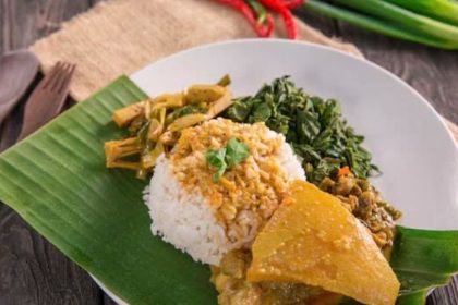 Attachment for 10 Tempat Makan Nasi Padang Enak di Surabaya dengan Harga Terjangkau