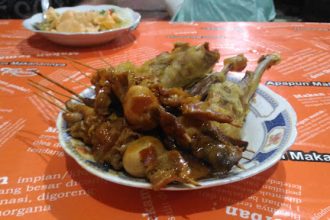 Attachment for Kupat Blengong Pak Casir, Rasa Legendaris Tegal yang Bertahan 40 Tahun