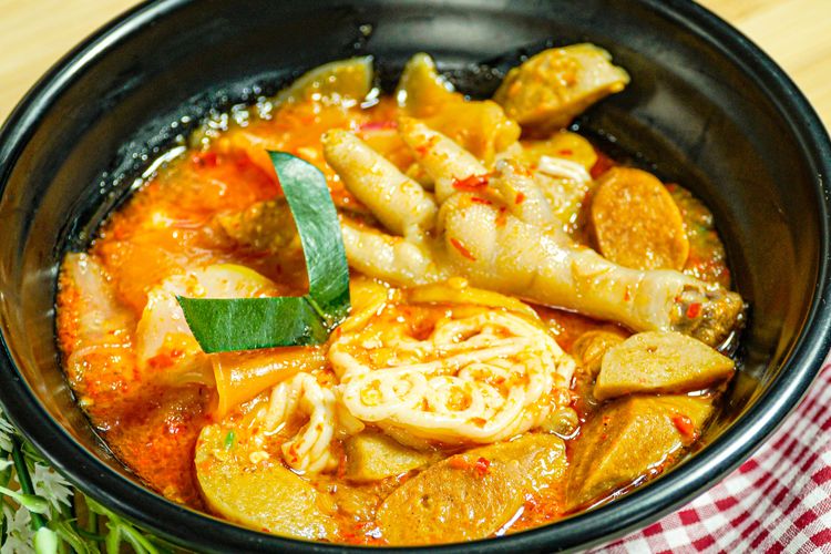 Attachment for Omah Seblak Karangtengah, Sajian Pedas Favorit Warga Cilongok dengan Topping Tulang dan Ceker