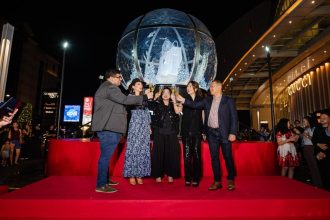 Attachment for Michael Kors Perkenalkan Snow Globe Raksasa di Senayan City