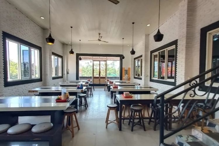 Attachment for Turun di Stasiun Cirebon Prujakan? Nikmati 10 Kuliner Terpopuler!