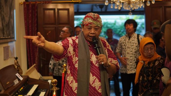 Attachment for Lindungi Warisan Musik Indonesia, Andi Bayou Gelar Pameran ‘Beyond the Notes Andi Bayou’