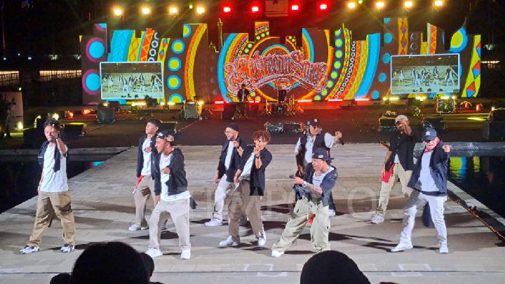 Attachment for Fountain air mancur Jakarta memeriahkan malam di Lapangan Banteng