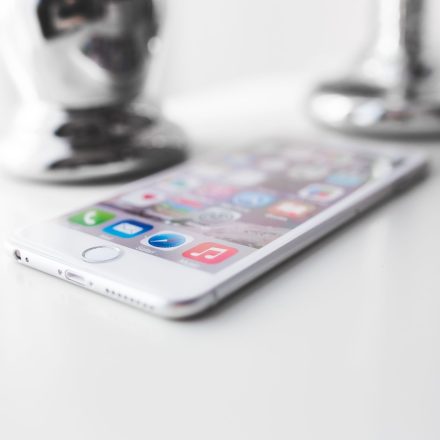 apple iphone technology white 1